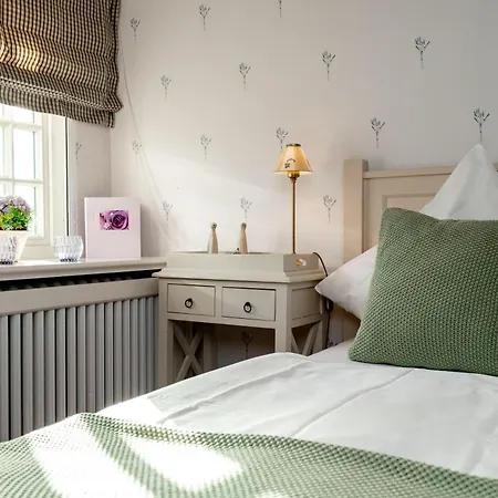 아파트 Wohnung-lavendel-im-haus-alma